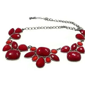 Kohl’s geometrical statement necklace Limited Edition